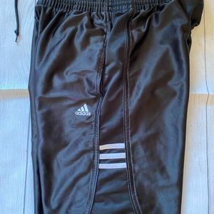 Adidas Youth Large Shorts. Drawstring. 2 side pockets. Excellent Condition.
